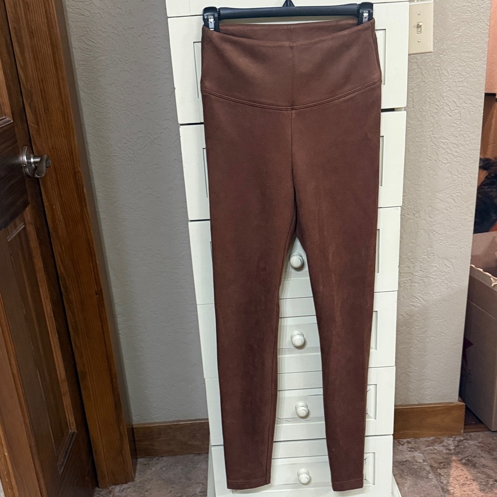 Brown Faux Suede High-Waisted Women's Pants. White House Black Market sz 0
